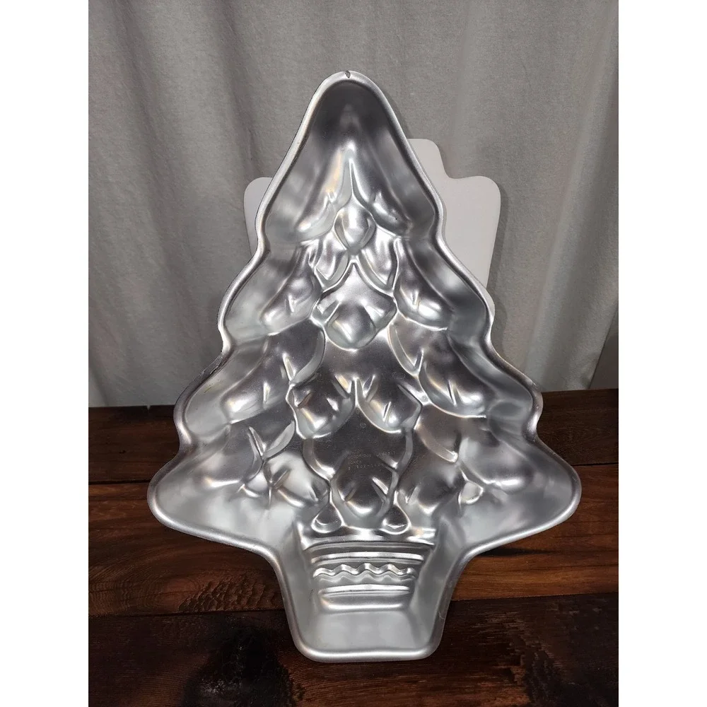 Wilton Christmas Evergreen Tree Cake Pan